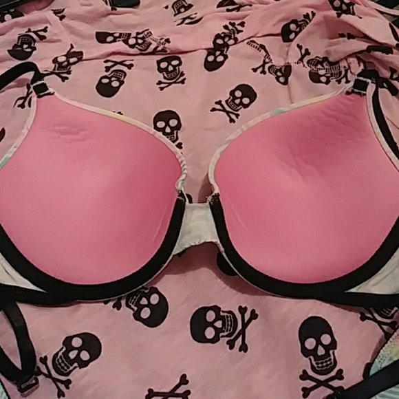 🆑🎉 PINK🆚Wear Everywhere Push🆙 Bra - Picture 4 of 8